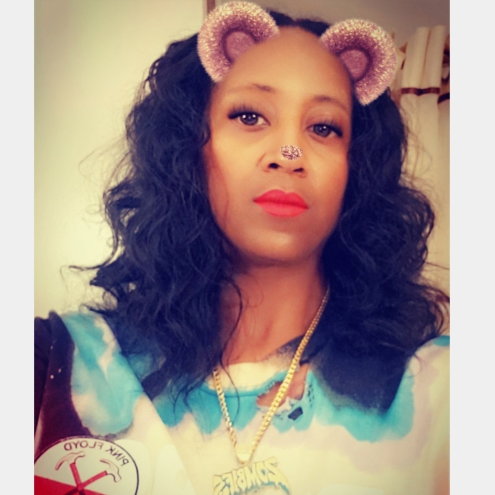 Meet your Posher, Miya